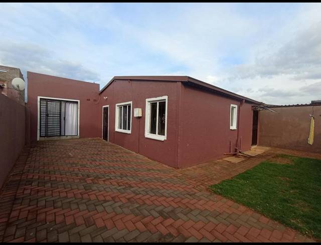 3 BEDROOM PROPERTY TO RENT IN PROTEA GLEN